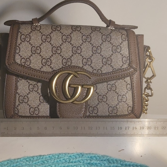 over the shoulder Gucci bag - Picture 10 of 12